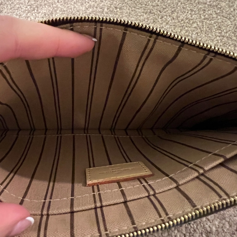 Louis Vuitton Brown and Tan Monogram Pouch - Picture 7 of 10